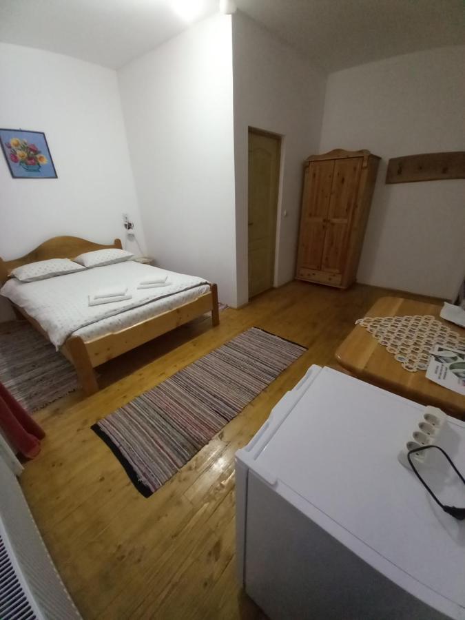 Casa din Barcut Guest House Exterior foto