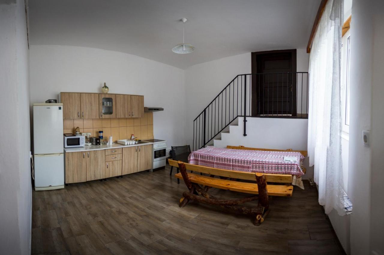 Casa din Barcut Guest House Exterior foto